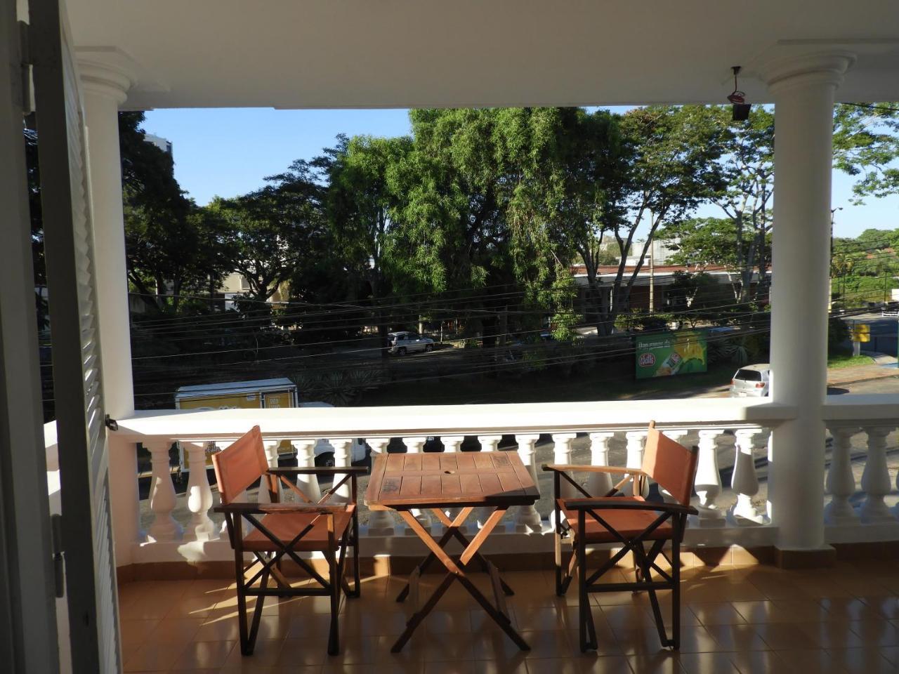 Hotel Casa Jardin 亚松森 外观 照片