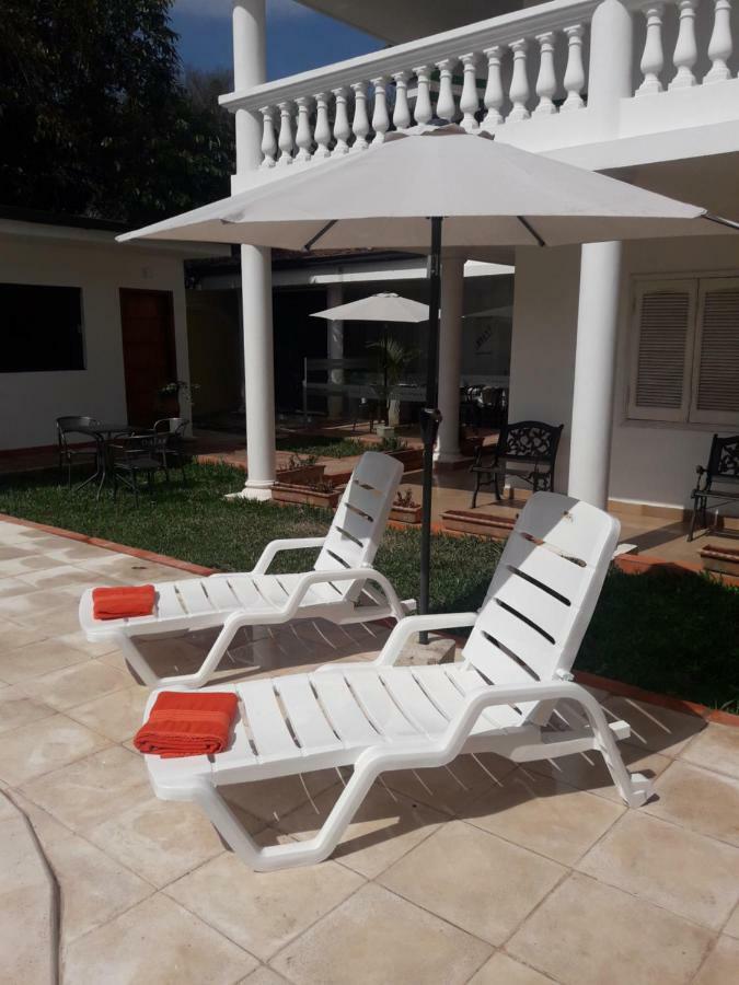 Hotel Casa Jardin 亚松森 外观 照片