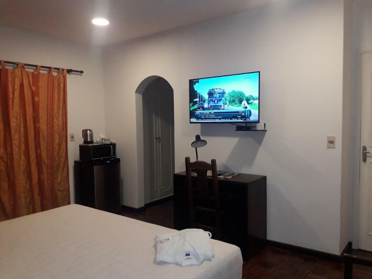 Hotel Casa Jardin 亚松森 外观 照片